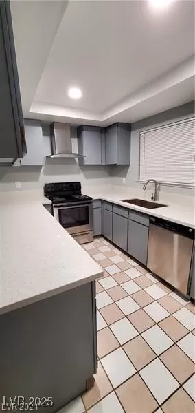 Photo #1: 2701591 Listing 