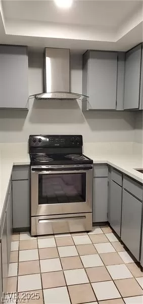 Photo #2: 2701591 Listing 