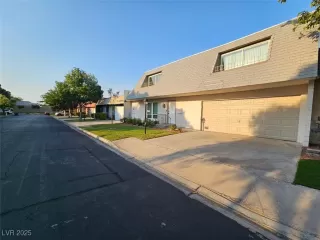 Photo #3: 2701596 Listing