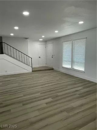 Photo #4: 2701596 Listing