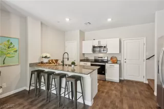 Photo #1: 2701607 Listing