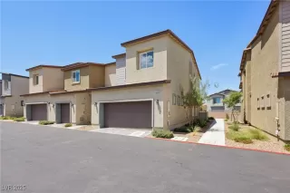 Photo #4: 2701607 Listing