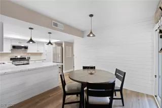 Photo #4: 2701615 Listing