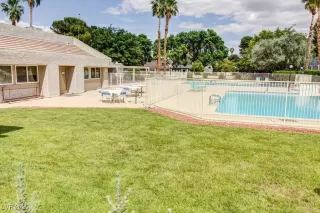 Photo #6: 2701615 Listing