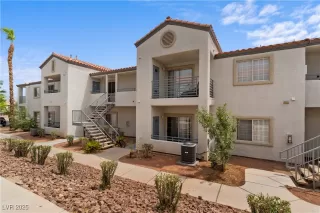 Photo #2: 2701646 Listing 
