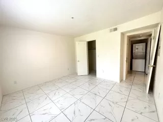 Photo #5: 2701665 Listing 