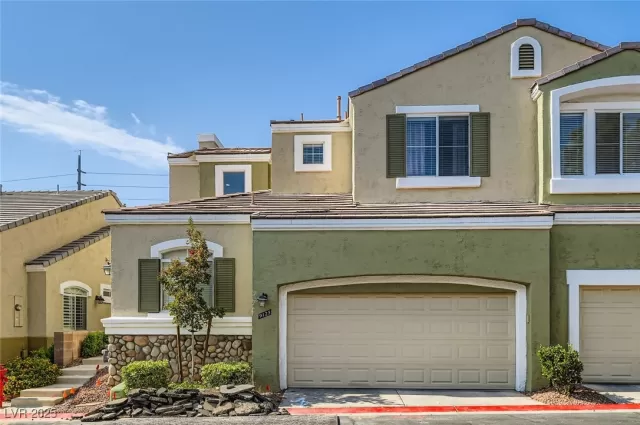 MLS: 2701673 Condo For Sale