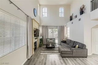 Photo #2: 2701673 Listing 