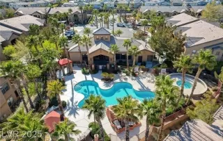 Photo #3: 2701674 Listing 