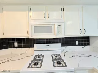 Photo #1: 2701675 Listing