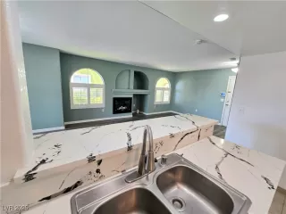 Photo #4: 2701675 Listing