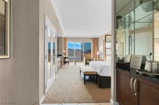 Photo #4: 2701691 Listing