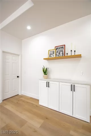 Photo #6: 2701699 Listing 