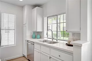 Photo #6: 2701717 Listing