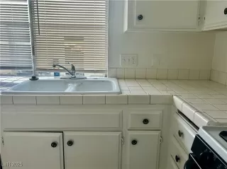 Photo #3: 2701750 Listing 