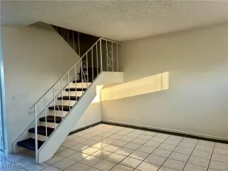 Photo #4: 2701750 Listing 