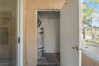 Photo #5: 2701754 Listing