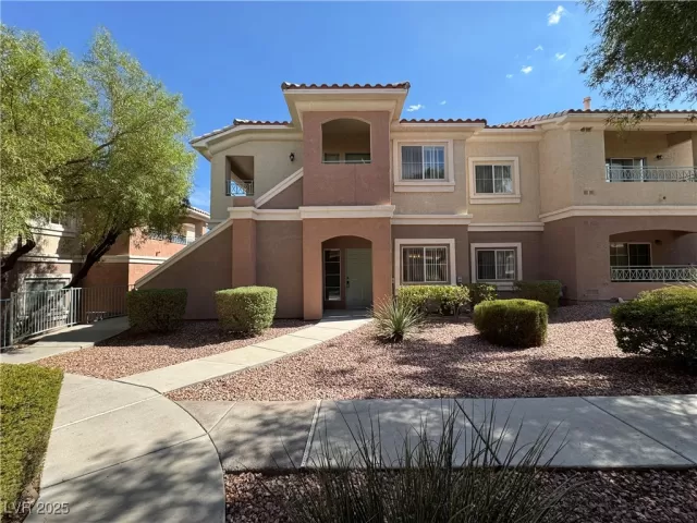 MLS: 2701763 Condo For Sale