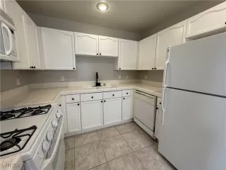 Photo #5: 2701763 Listing 