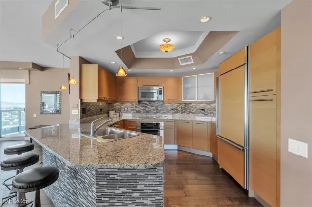 MLS: 2701775 Condo For Sale