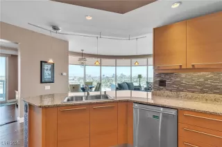 Photo #3: 2701775 Listing