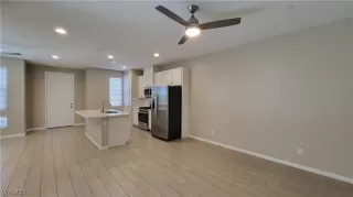 Photo #3: 2701787 Listing 