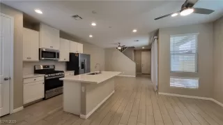 Photo #5: 2701787 Listing 