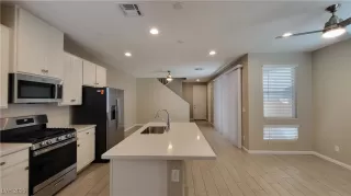 Photo #6: 2701787 Listing 