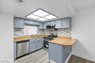 Photo #6: 2701817 Listing 