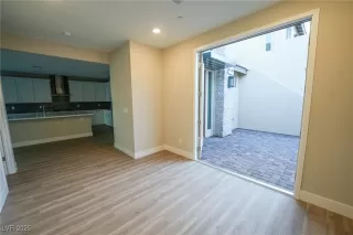 Photo #4: 2701834 Listing
