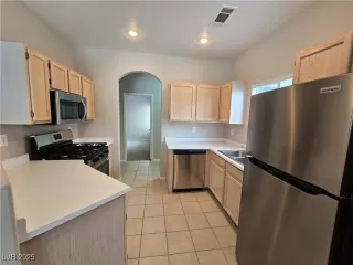 Photo #3: 2701840 Listing 