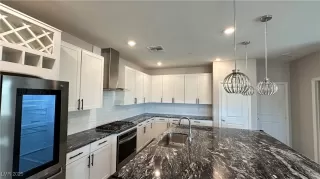 Photo #6: 2701880 Listing