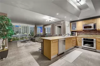 Photo #3: 2701892 Listing