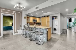 Photo #5: 2701892 Listing