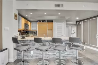 Photo #6: 2701892 Listing