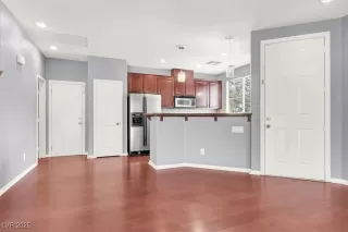 Photo #5: 2701893 Listing 