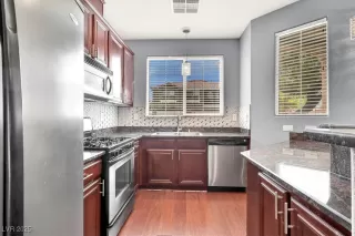 Photo #6: 2701893 Listing 