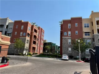 Photo #2: 2701909 Listing