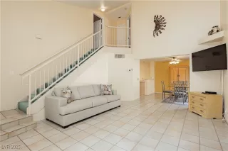 Photo #3: 2701910 Listing