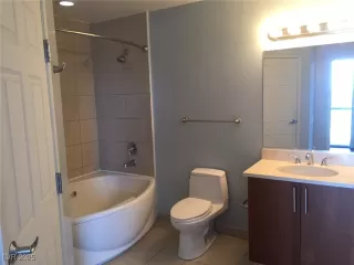 Photo #5: 2701911 Listing 