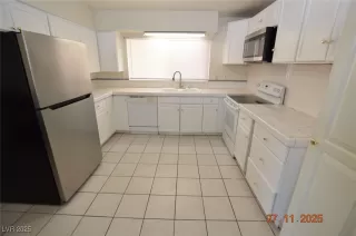 Photo #4: 2701940 Listing 