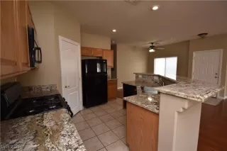 Photo #5: 2701942 Listing 