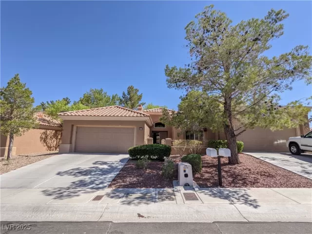 MLS: 2701953 Condo For Sale