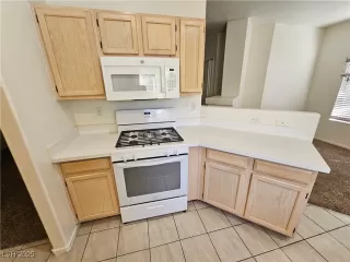 Photo #5: 2701960 Listing 