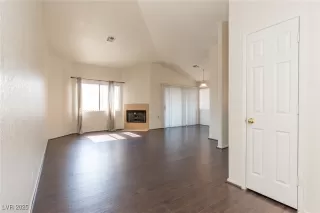 Photo #4: 2701971 Listing 