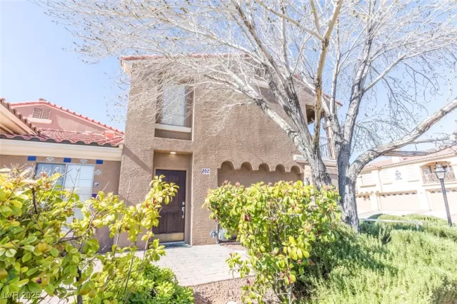 MLS: 2701980 Condo For Sale