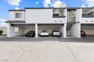 Photo #3: 2701985 Listing