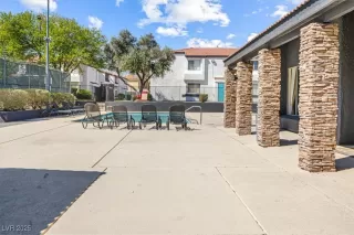 Photo #4: 2701985 Listing