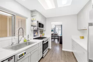 Photo #2: 2701999 Listing 