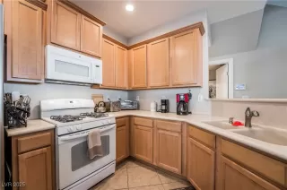 Photo #6: 2702020 Listing 